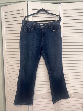 Levi’s 515 Women’s Dark Blue Boat Cut Flared Jeans